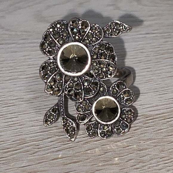 Fossil Silver Black Flower Ring Hematite Stones Marcasite Shimmery Whimsical - Picture 9 of 15